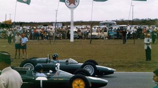 El Lotus de Jim Clark y el BRM de Graham Hill, listos a partir ese 29 de diciembre de 1962 en Sudáfrica. Otros tiempos de la Fórmula 1.