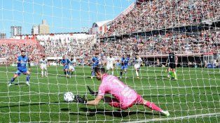 Los audios del VAR en el partido entre Unión y Sarmiento: ¿se adelantó Devecchi?