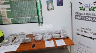 La droga y elementos secuestrados por gendarmeria