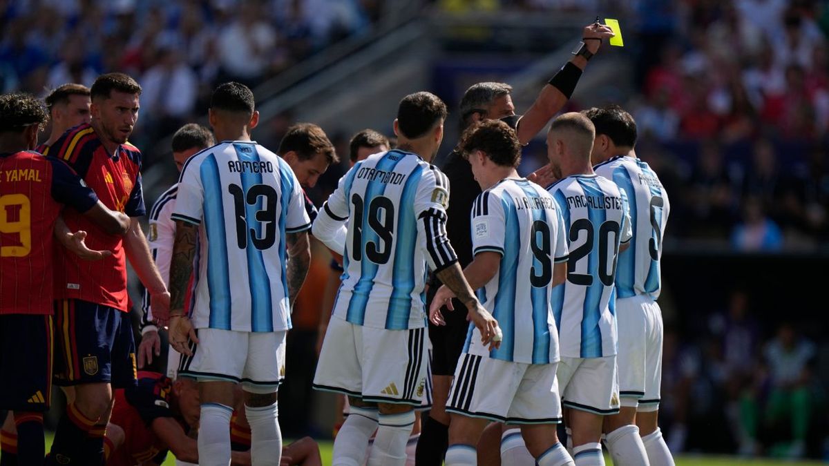 En vivo: Argentina solo se dedica a aguantar a España y encima gastó todos los cambios