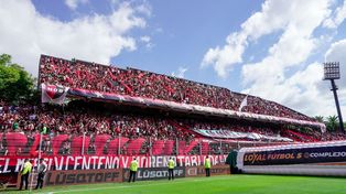 El Coloso a full. Mariano Soso tiene a los once de Newells para el clásico.