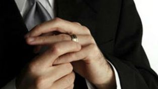 Las mujeres solteras sienten atracción por los casados o con novia
