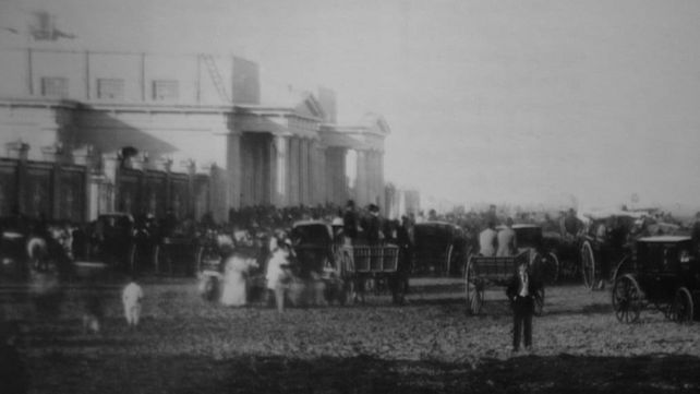 El Salvador cumple 165 años y su futuro no será hacer sólo de cementerio