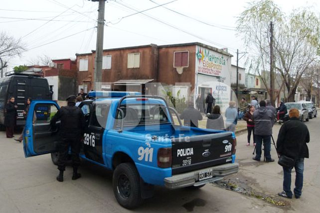 Arrestaron una gavilla de delincuentes con uniformes policiales y armamento