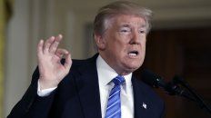 El presidente de los Estados Unidos tomó una decisión que desató una fuerte polémica. El presidente de los Estados Unidos tomó una decisión que desató una fuerte polémica.