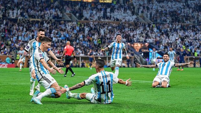Argentina y Francia empatan 2 a 2 en la Gran final del Mundial Qatar 2022. Goles de Messi y Di María para Argentina