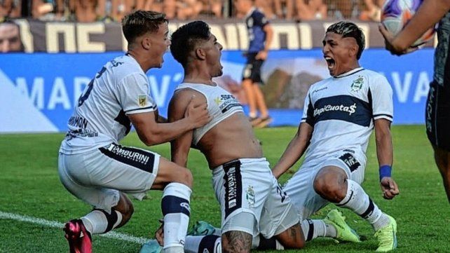 Gimnasia (LP) recibe a Universitario de Perú por la Copa Sudamericana.