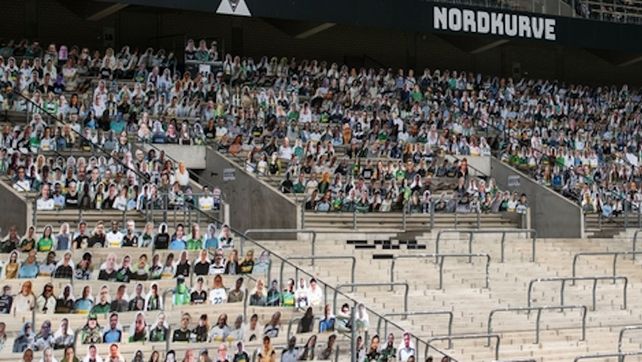 La pandemia alteró todo. Y en el fútbol de Alemania habrá hinchas de cartón en las tribunas.