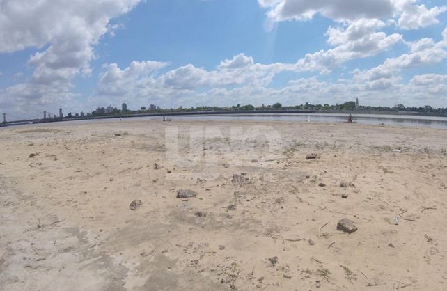 El río sigue bajando y hay mucha playa en Santa Fe