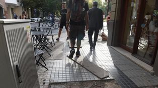 Comienza la reparación de las veredas rotas del Paseo del Siglo