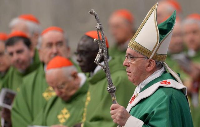 El paspa Francisco durante la misa de hoy con los cardenales celebrada en el Vaticano. (Foto: AFP)