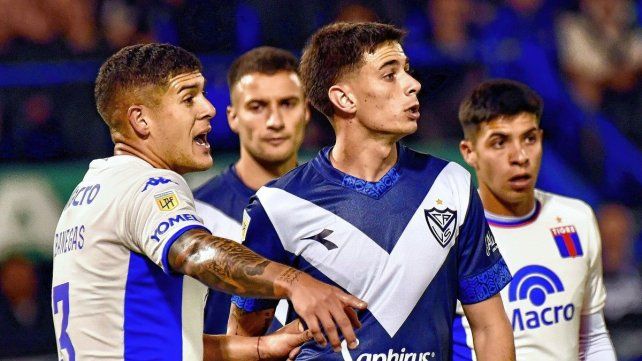 Vélez ganó luego de tres empates en su cancha.