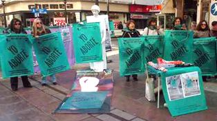 Organizaciones de mujeres marchan por el derecho al aborto