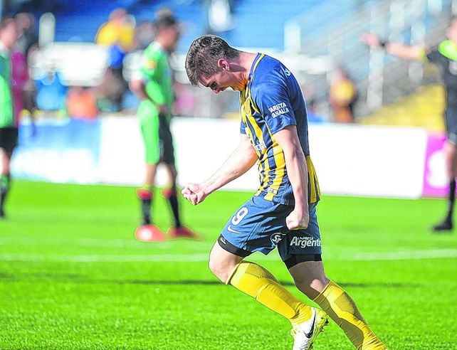 Goleador. El juvenil Coscia le marcó un tanto a Atlético de San Jorge en la semifinal. Mañana buscará repetir en Rafaela.