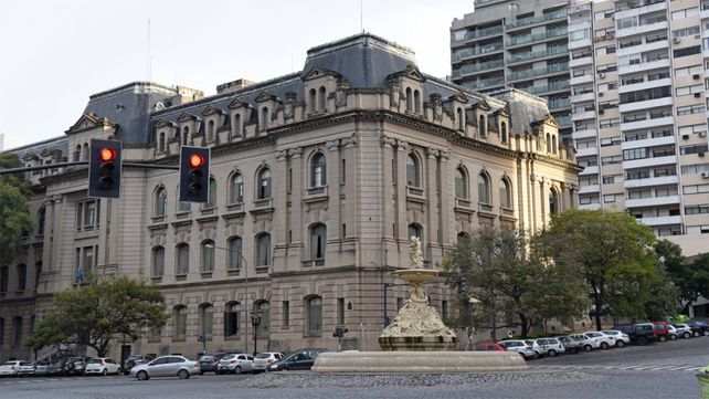 Dio negativo el hisopado de la empleada municipal que trabaja en la exAduana