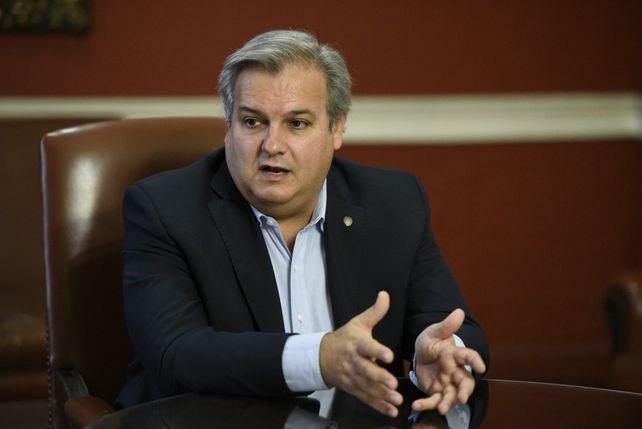 Crítico. El ministro de Gobierno Farías cuestionó a los gremios.