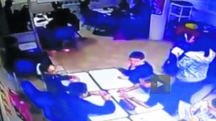 Un alumno baleó a su maestra y a tres compañeros y se suicidó en Monterrey
