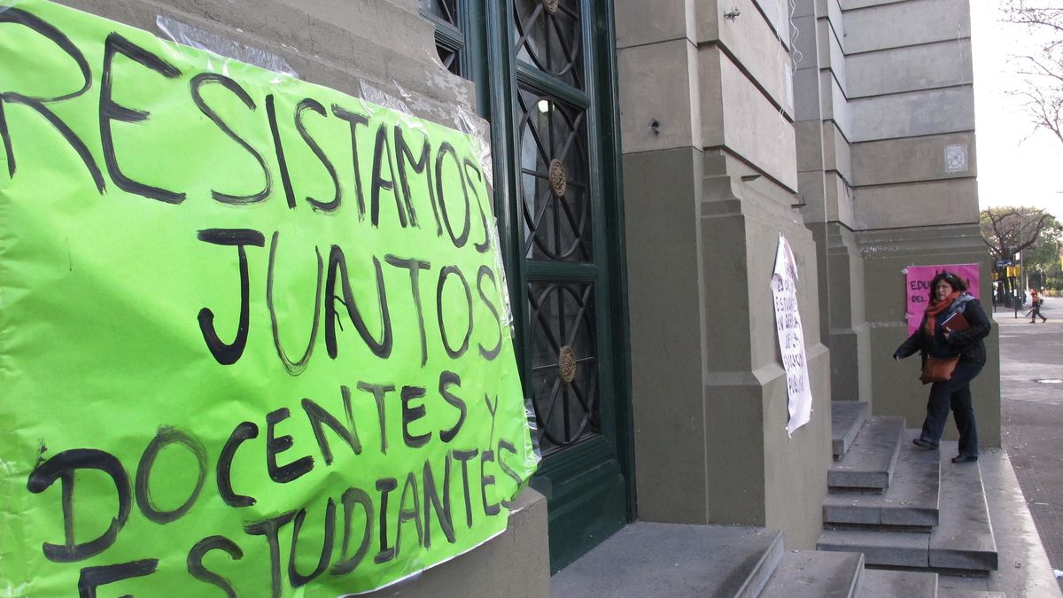 Padres de las escuelas que dependen de la UNR se reúnen ante el peligro ...