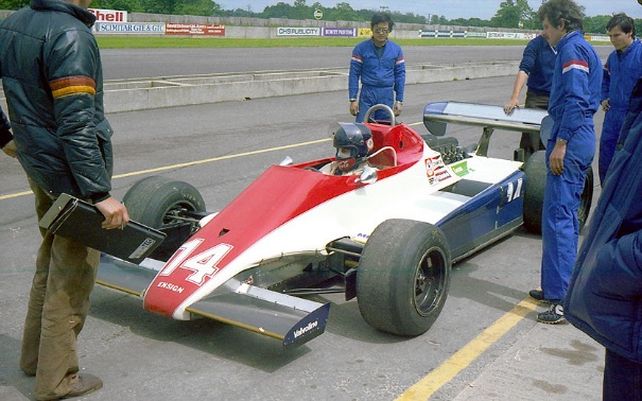 Ultima vez a bordo de un Fórmula 1, en una prueba con el Ensing que conducía el suizo Marc Surer, en Donnington Park. Ecclestone lo quería ahí, pero el Colorado no se subió.