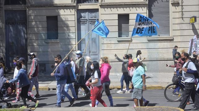 Organizaciones sociales marcharon en Paraná para pedir tierras para trabajar&nbsp;