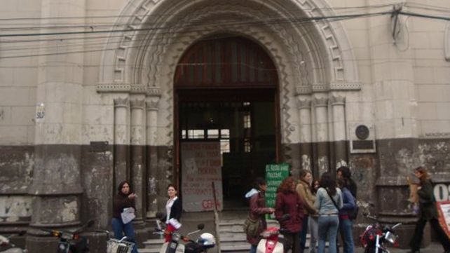 Facultad de Humanidades y Artes de la UNR.
