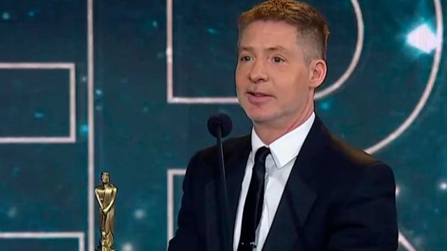 Adrián Suar y Luciano Cáceres recibieron premios Martín Fierro y expresaron un reclamo por la falta de ficción en la televisión nacional