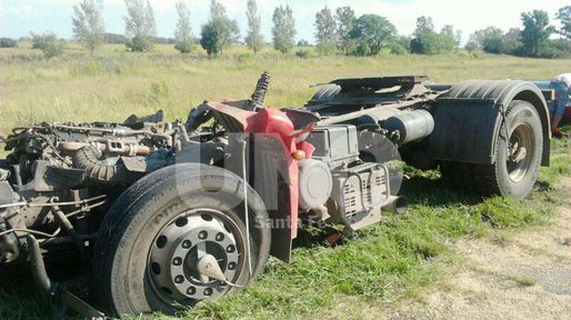 Murió un camionero en un choque en la autopista Santa Fe - Rosario