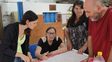 Leonardo Caruana y la precandidata Sofía Botto participaron de un encuentro en la Vecinal Acindar