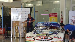 Promocionan en la ciudad la próxima carrera de Turismo Carretera