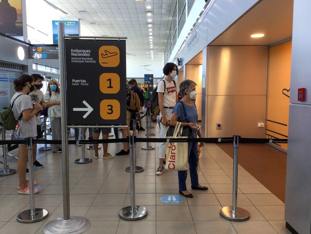 Embarcando. Los pasajeros pueblan nuevamente las instalaciones del AIR.
