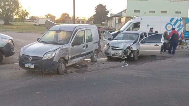 Tres personas fueron hospitalizadas tras un choque vehicular en la Ruta 12