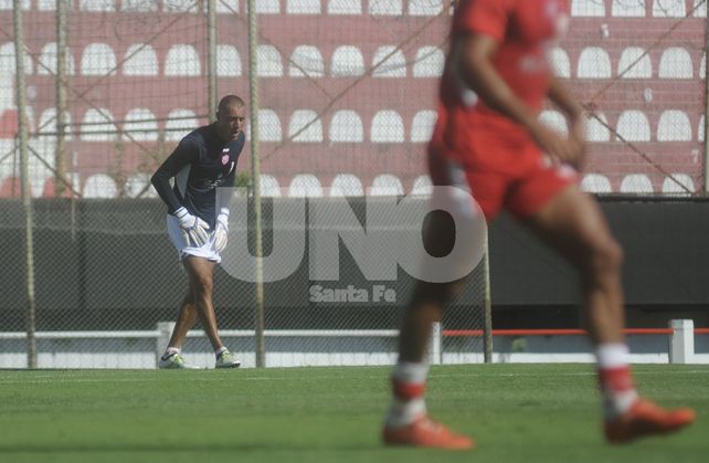 Nereo Fernández trabajó a la par del resto y podría estar frente a Talleres.