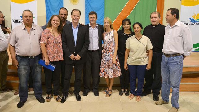 Bordet recorrió escuelas en obra y emprendimientos productivos