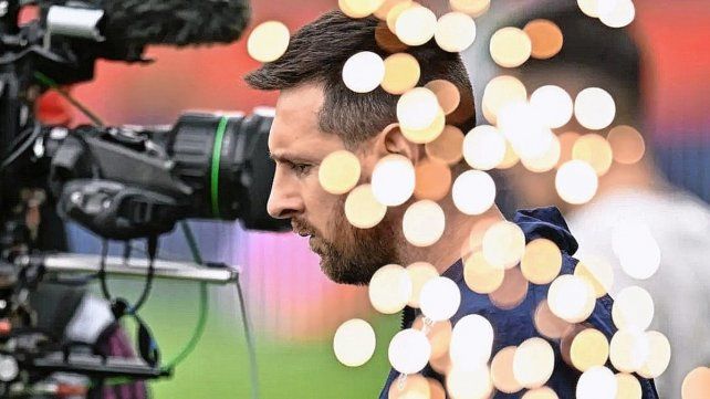 El PSG ya no vende la camiseta de Lionel Messi en la tienda oficial del club.