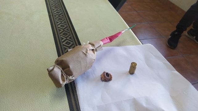 Los empleados hallaron una bomba de estruendo en el sector de atención al público