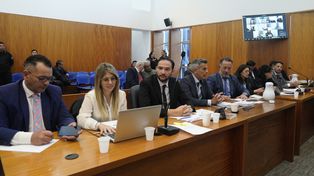 Según el fiscal las maniobras con combustibles se realizaban en la estación de servicios Puma de Ovidio Lagos al 3900, de donde jefes policiales retiraban sobres con dinero.
