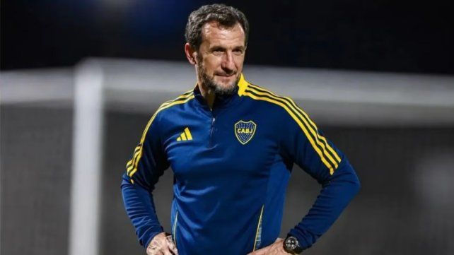 El Vasco Arruabarrena sabe que su Boca necesita otro delantero.