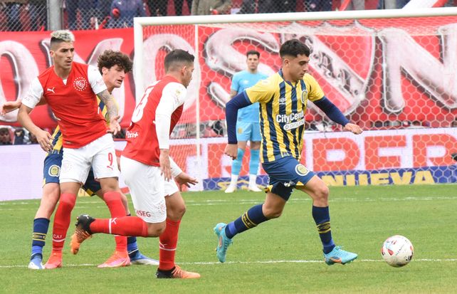 Tevez le sigue dando a Buenanotte toda la libertad y confianza para que genere juego en Central.