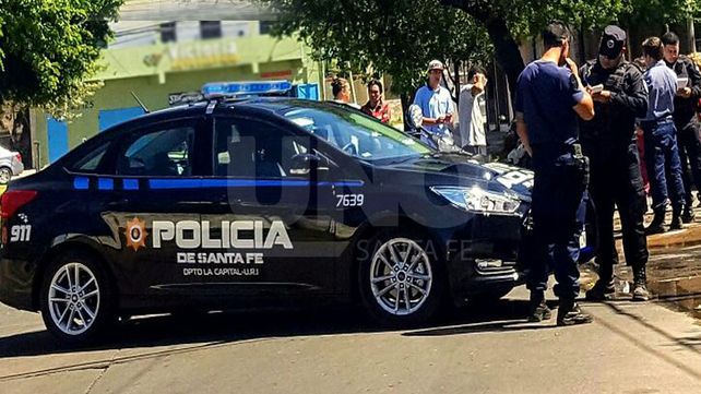 Cayeron dos tiratiros con un escopeta cargada en el barrio Varadero Sarsotti