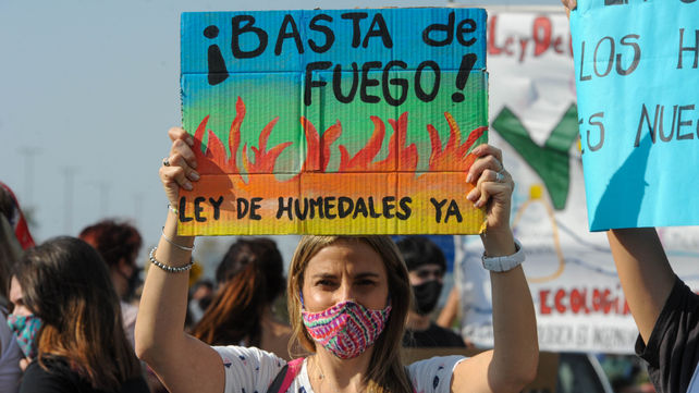 El reclamo por la ley de humedales vuelve al Monumento.