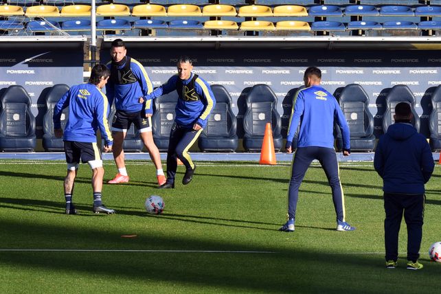 Jhonatan Candia hará su debut en Central y será como titular.