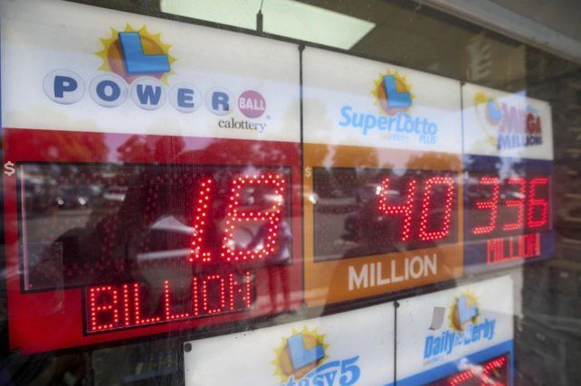 La lotería de Estados Unidos tuvo dos ganadores, que se reparten 1.800 millones de dólares