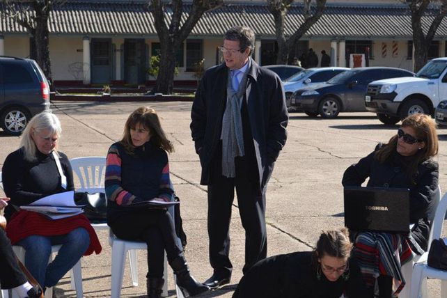 El gobernador hizo cambios en Salud, pero Cettour sigue
