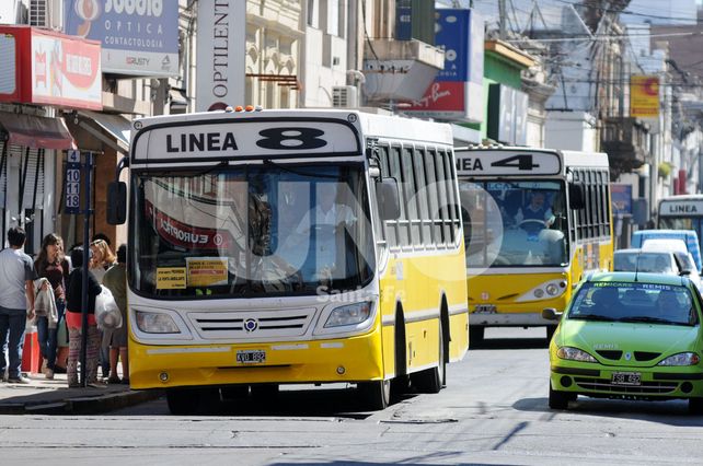 Están suspendidas las líneas 4, 8 y 14 de colectivos urbanos