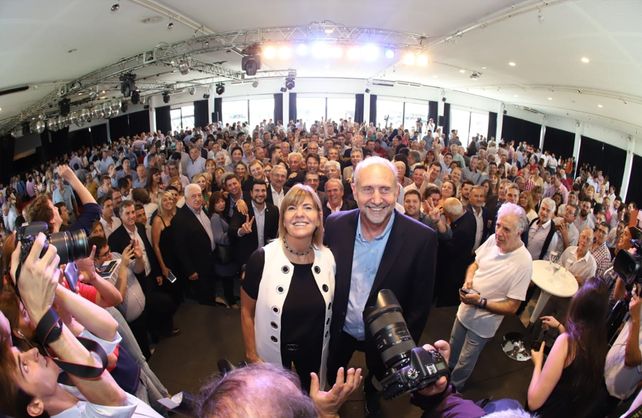 Omar Perotti reunió al peronismo en Santa Fe