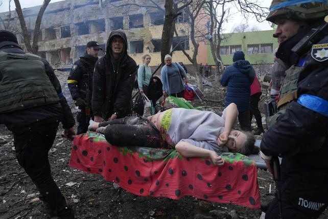 Ucrania: murió la embarazada herida por bombas rusas cuya imagen conmovió al mundo
