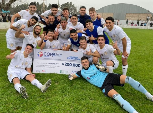 Lo dio vuelta. Unión de Totoras goleó en Álvarez.