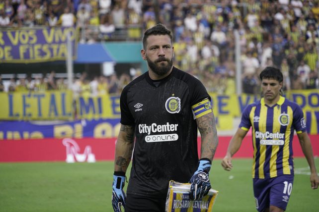 Broun se adueñó del arco de Central ni bien Russo le dio las llaves. Fatu sigue siendo la gran figura del equipo.