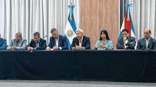 El gobernador Rogelio Frigerio encabezó el encuentro institucional con su equipo de ministros.