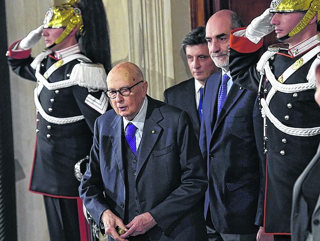 De consulta. El ex presidente Giorgio Napolitano se reunió con su sucesor. Sigue siendo una figura gravitante.